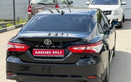 Toyota Camry, 2019 год, 2 600 000 рублей, 16 фотография
