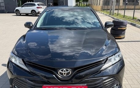 Toyota Camry, 2019 год, 2 600 000 рублей, 10 фотография
