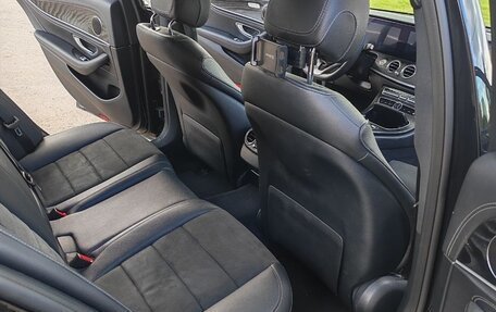 Mercedes-Benz E-Класс, 2018 год, 3 200 000 рублей, 15 фотография