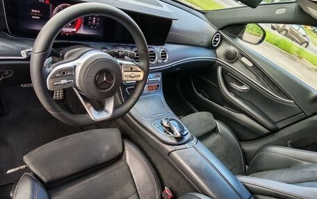 Mercedes-Benz E-Класс, 2018 год, 3 200 000 рублей, 18 фотография