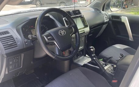 Toyota Land Cruiser Prado 150 рестайлинг 2, 2018 год, 5 200 000 рублей, 2 фотография
