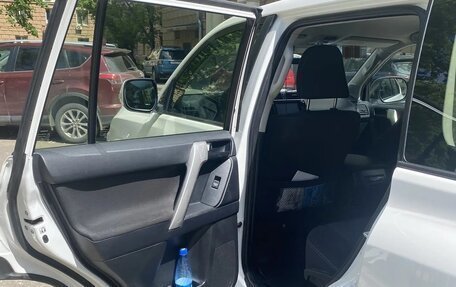 Toyota Land Cruiser Prado 150 рестайлинг 2, 2018 год, 5 200 000 рублей, 4 фотография