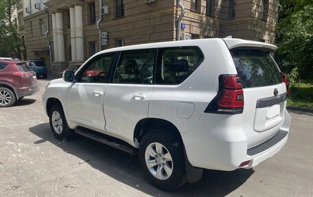 Toyota Land Cruiser Prado 150 рестайлинг 2, 2018 год, 5 200 000 рублей, 11 фотография