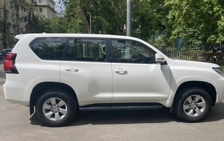 Toyota Land Cruiser Prado 150 рестайлинг 2, 2018 год, 5 200 000 рублей, 15 фотография