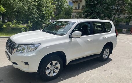 Toyota Land Cruiser Prado 150 рестайлинг 2, 2018 год, 5 200 000 рублей, 14 фотография