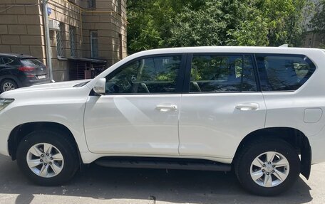 Toyota Land Cruiser Prado 150 рестайлинг 2, 2018 год, 5 200 000 рублей, 13 фотография
