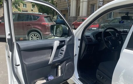 Toyota Land Cruiser Prado 150 рестайлинг 2, 2018 год, 5 200 000 рублей, 23 фотография