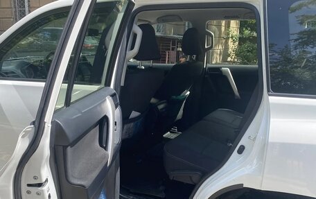 Toyota Land Cruiser Prado 150 рестайлинг 2, 2018 год, 5 200 000 рублей, 21 фотография