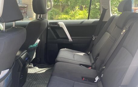 Toyota Land Cruiser Prado 150 рестайлинг 2, 2018 год, 5 200 000 рублей, 22 фотография