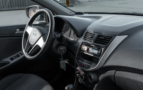 Hyundai Solaris II рестайлинг, 2011 год, 580 000 рублей, 7 фотография