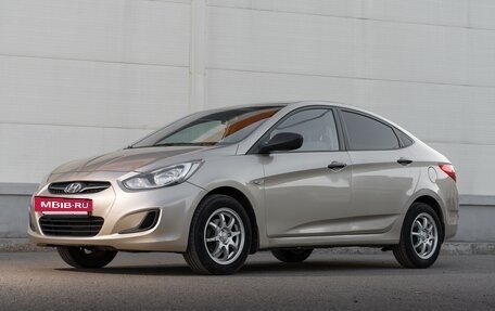 Hyundai Solaris II рестайлинг, 2011 год, 580 000 рублей, 4 фотография