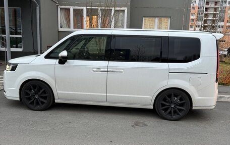 Honda Stepwgn, 2022 год, 2 860 000 рублей, 2 фотография