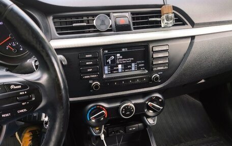 KIA Rio IV, 2018 год, 1 300 000 рублей, 13 фотография