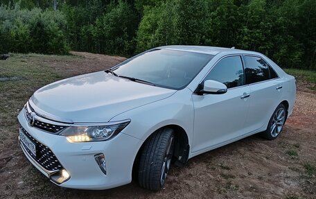 Toyota Camry, 2017 год, 2 700 000 рублей, 2 фотография