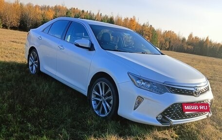 Toyota Camry, 2017 год, 2 700 000 рублей, 6 фотография