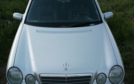 Mercedes-Benz E-Класс, 2000 год, 950 000 рублей, 1 фотография