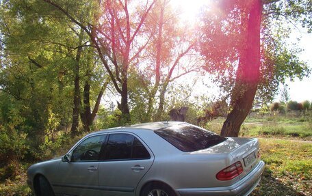 Mercedes-Benz E-Класс, 2000 год, 950 000 рублей, 4 фотография