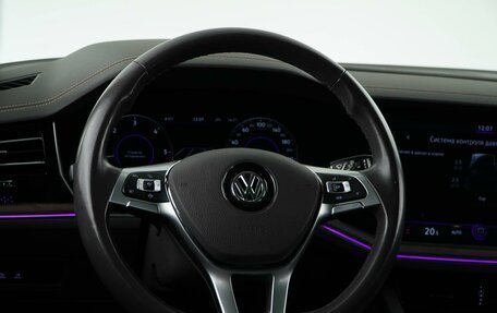 Volkswagen Touareg III, 2019 год, 5 099 046 рублей, 15 фотография