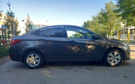 Hyundai Solaris II рестайлинг, 2015 год, 650 000 рублей, 4 фотография
