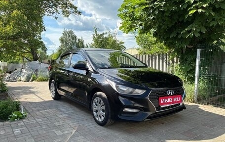 Hyundai Solaris II рестайлинг, 2017 год, 1 195 000 рублей, 1 фотография