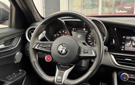 Alfa Romeo Giulia II, 2021 год, 9 000 000 рублей, 25 фотография