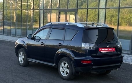 Mitsubishi Outlander III рестайлинг 3, 2010 год, 850 000 рублей, 4 фотография