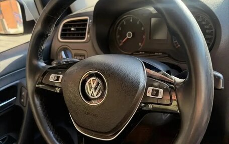 Volkswagen Polo VI (EU Market), 2018 год, 800 000 рублей, 4 фотография
