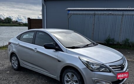 Hyundai Solaris II рестайлинг, 2015 год, 620 000 рублей, 16 фотография