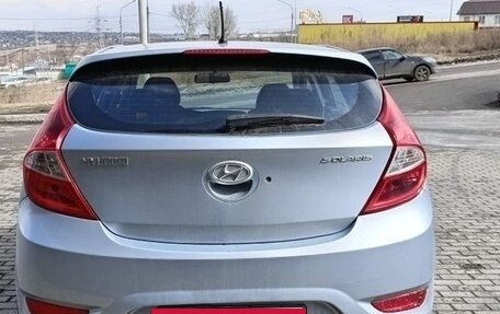 Hyundai Solaris II рестайлинг, 2012 год, 690 000 рублей, 3 фотография