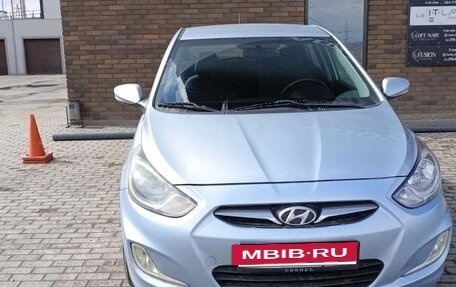 Hyundai Solaris II рестайлинг, 2012 год, 690 000 рублей, 2 фотография