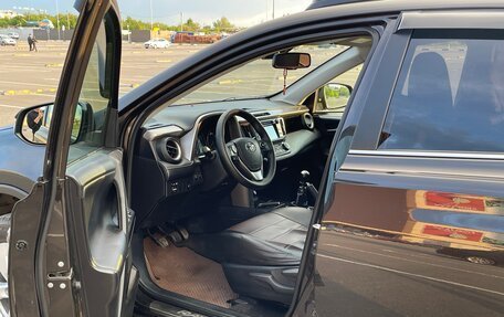 Toyota RAV4, 2015 год, 2 300 000 рублей, 9 фотография