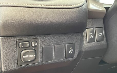 Toyota RAV4, 2015 год, 2 300 000 рублей, 10 фотография