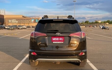 Toyota RAV4, 2015 год, 2 300 000 рублей, 5 фотография