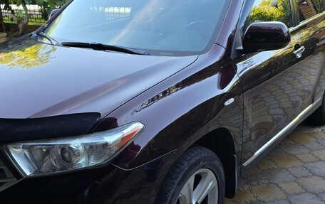 Toyota Highlander III, 2012 год, 2 300 000 рублей, 2 фотография