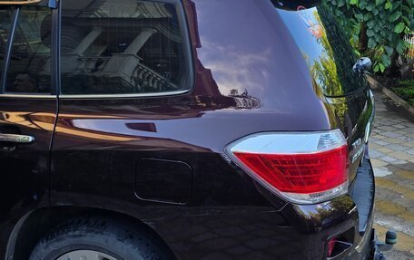 Toyota Highlander III, 2012 год, 2 300 000 рублей, 11 фотография