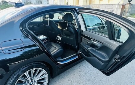 BMW 7 серия, 2017 год, 3 000 000 рублей, 2 фотография