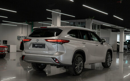 Toyota Highlander, 2025 год, 5 600 000 рублей, 5 фотография