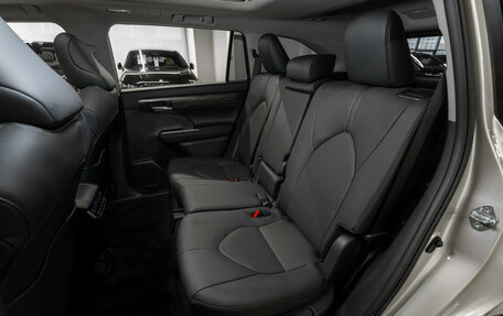 Toyota Highlander, 2025 год, 5 600 000 рублей, 13 фотография