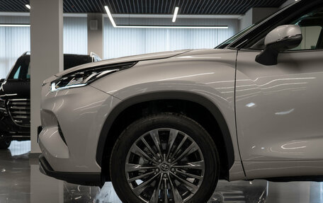 Toyota Highlander, 2025 год, 5 600 000 рублей, 28 фотография