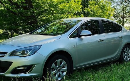 Opel Astra J, 2013 год, 850 000 рублей, 1 фотография