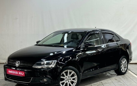 Volkswagen Jetta VI, 2013 год, 910 000 рублей, 1 фотография