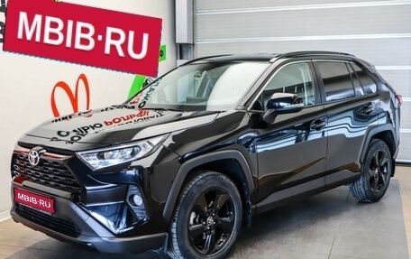 Toyota RAV4, 2021 год, 3 060 000 рублей, 1 фотография