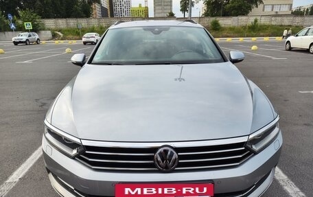 Volkswagen Passat B8 рестайлинг, 2019 год, 2 350 000 рублей, 5 фотография
