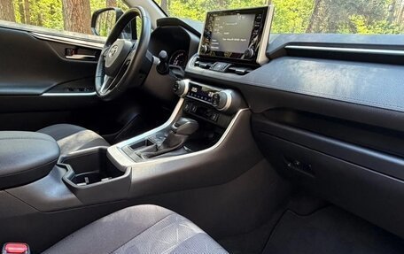 Toyota RAV4, 2022 год, 2 999 000 рублей, 8 фотография