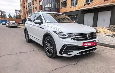 Volkswagen Tiguan II, 2021 год, 3 400 000 рублей, 2 фотография