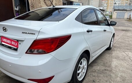 Hyundai Solaris II рестайлинг, 2015 год, 1 020 000 рублей, 3 фотография