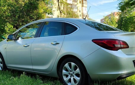 Opel Astra J, 2013 год, 850 000 рублей, 2 фотография
