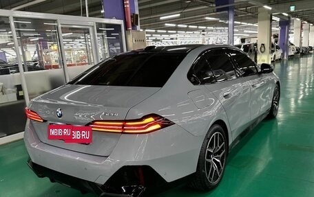 BMW 5 серия, 2024 год, 6 250 000 рублей, 2 фотография