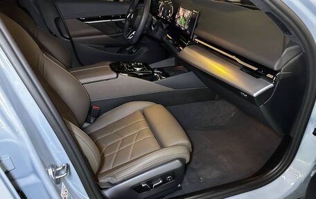 BMW 5 серия, 2024 год, 6 250 000 рублей, 10 фотография