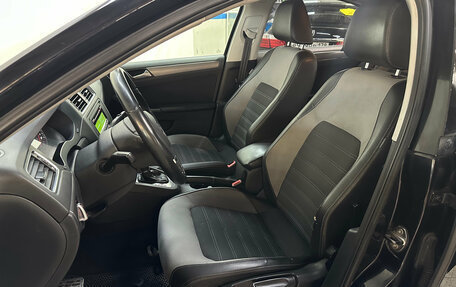 Volkswagen Jetta VI, 2013 год, 910 000 рублей, 6 фотография